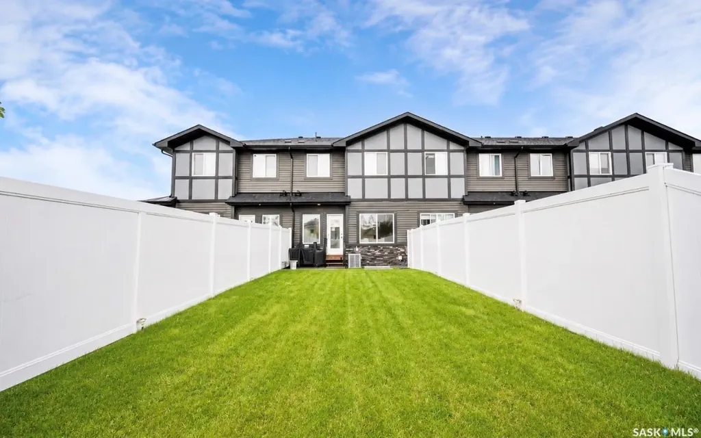 525 Mahabir Lane Saskatoon SK S7W 1G1