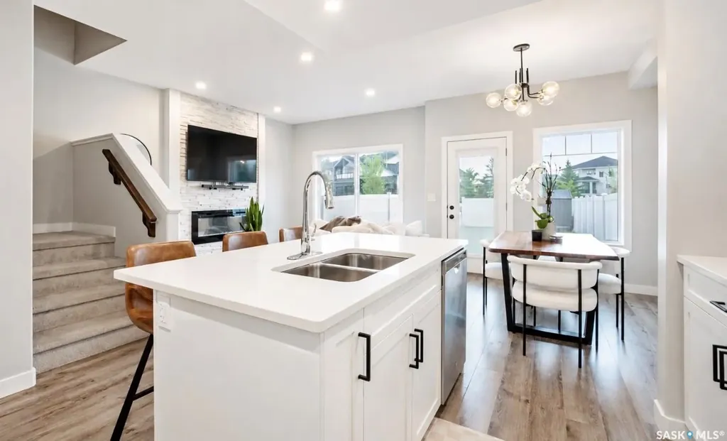 525 Mahabir Lane Saskatoon SK S7W 1G1