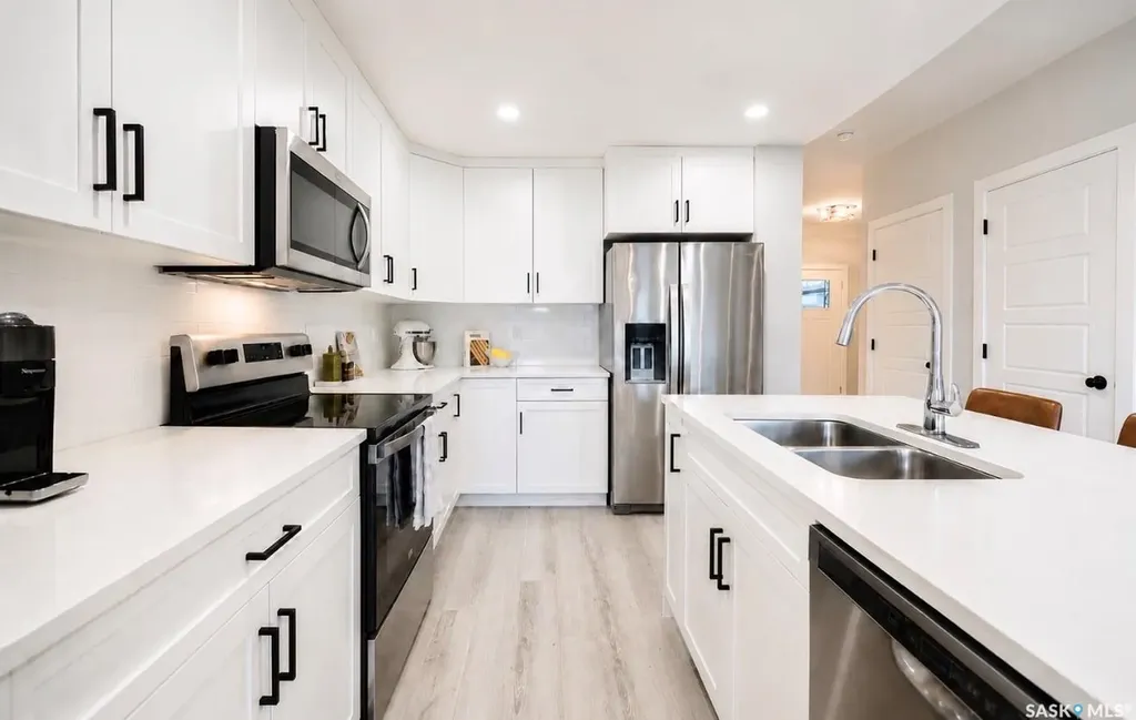 525 Mahabir Lane Saskatoon SK S7W 1G1