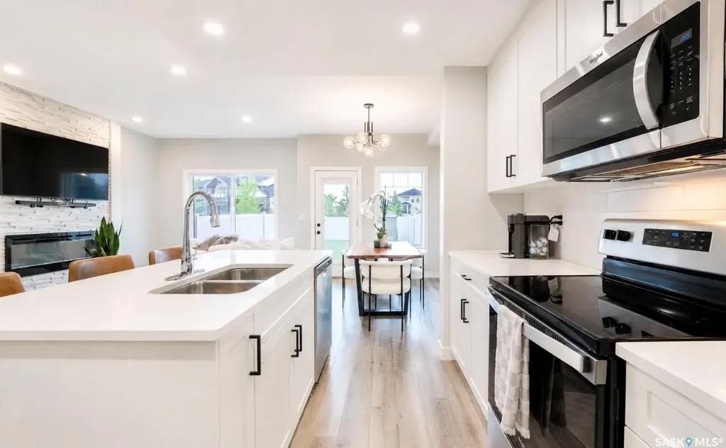 525 Mahabir Lane Saskatoon SK S7W 1G1