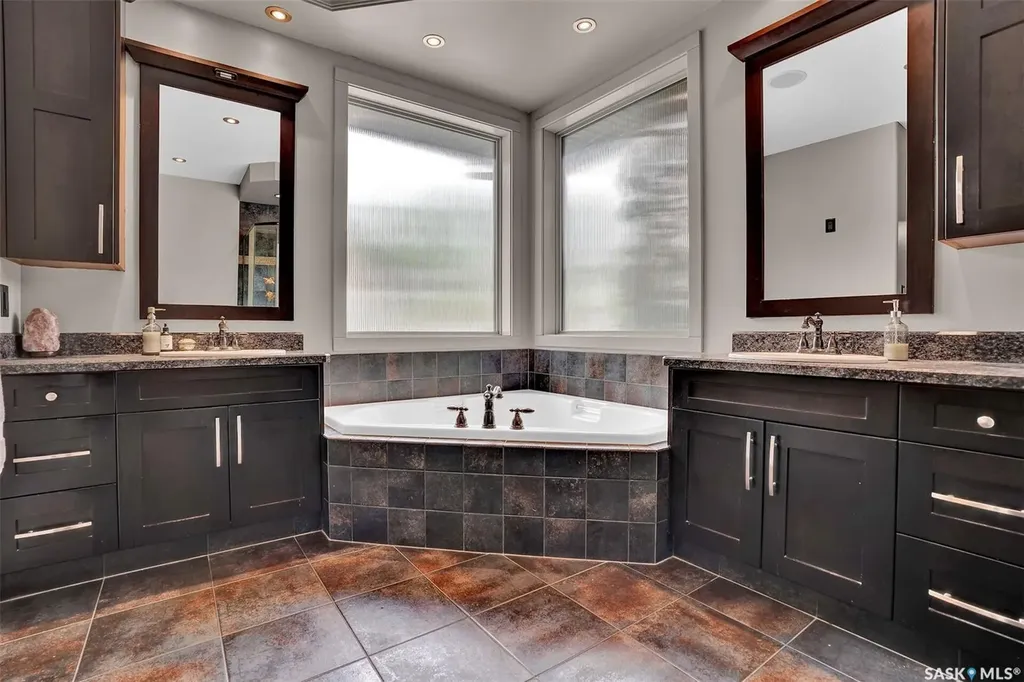 4635 Ellard Court Regina SK S4X 0B3