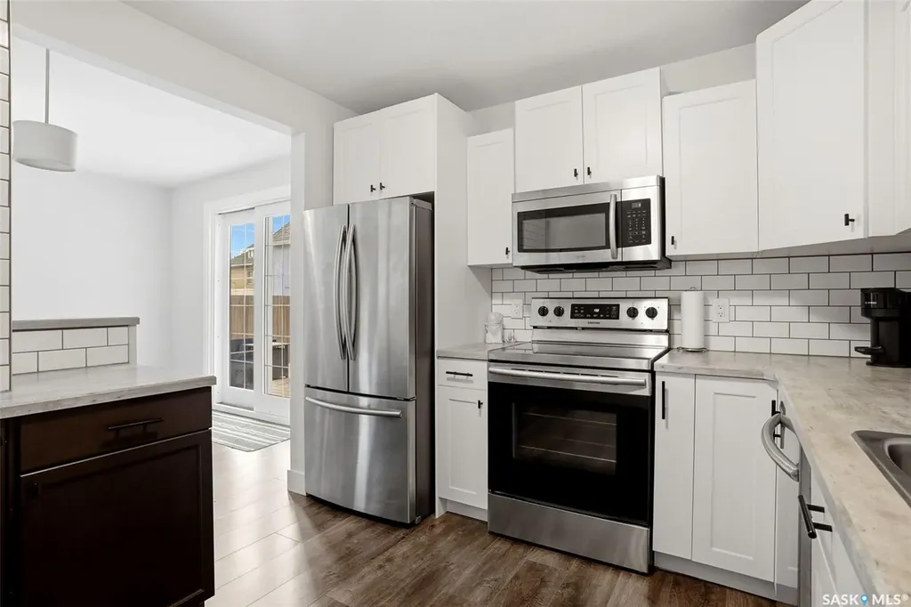 1030 Connaught Avenue Moose Jaw SK S6H 4B5