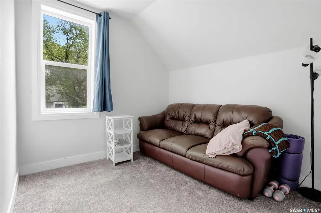1030 Connaught Avenue Moose Jaw SK S6H 4B5