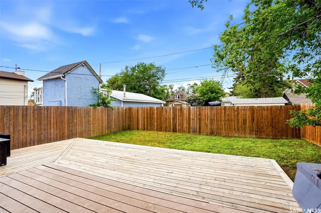 1030 Connaught Avenue Moose Jaw SK S6H 4B5