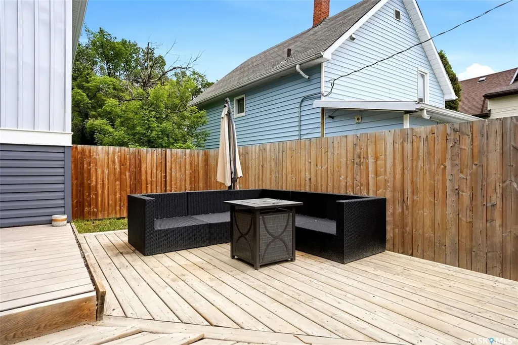 1030 Connaught Avenue Moose Jaw SK S6H 4B5