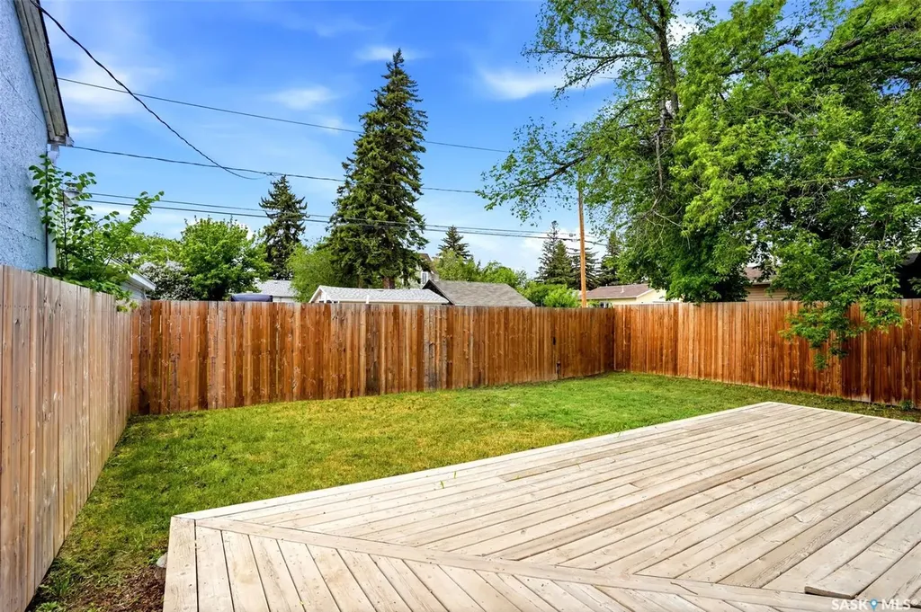 1030 Connaught Avenue Moose Jaw SK S6H 4B5