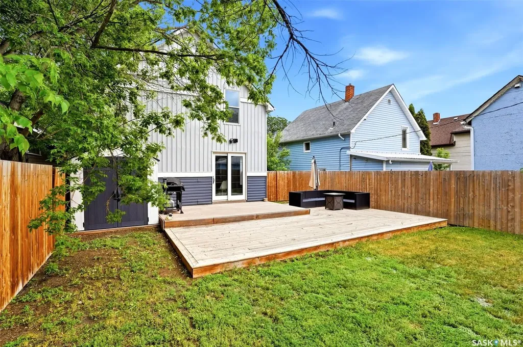 1030 Connaught Avenue Moose Jaw SK S6H 4B5
