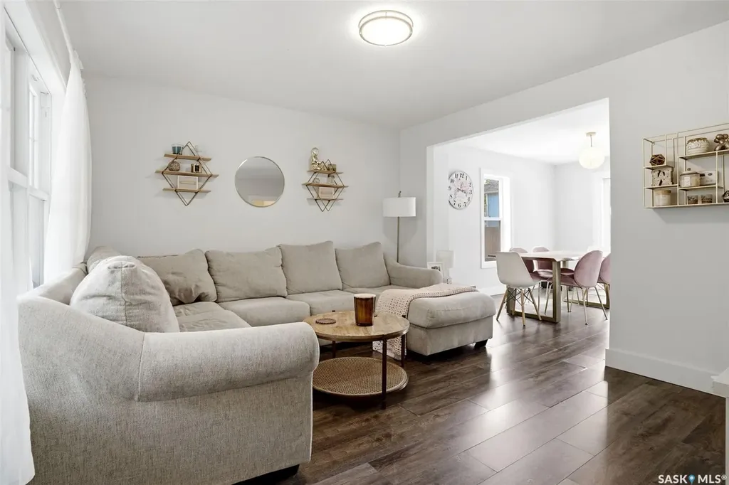 1030 Connaught Avenue Moose Jaw SK S6H 4B5