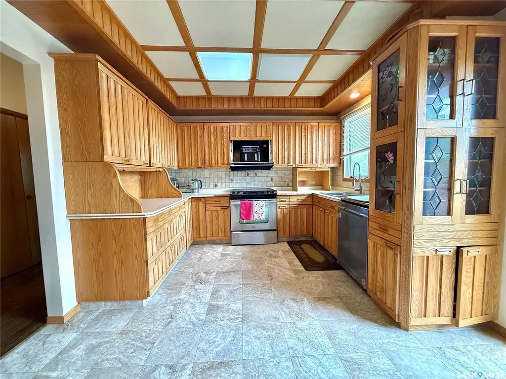 522 100th Street North Battleford SK S9A 0T4