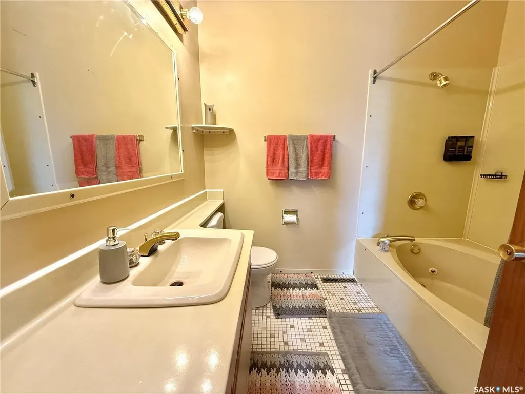 522 100th Street North Battleford SK S9A 0T4
