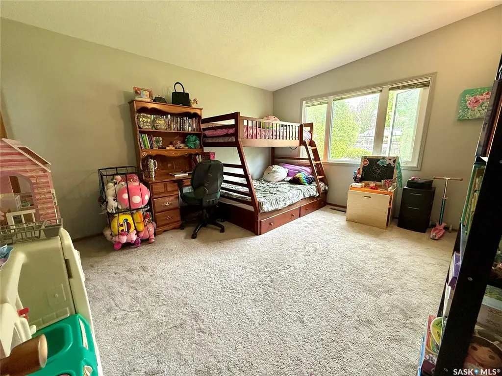 522 100th Street North Battleford SK S9A 0T4