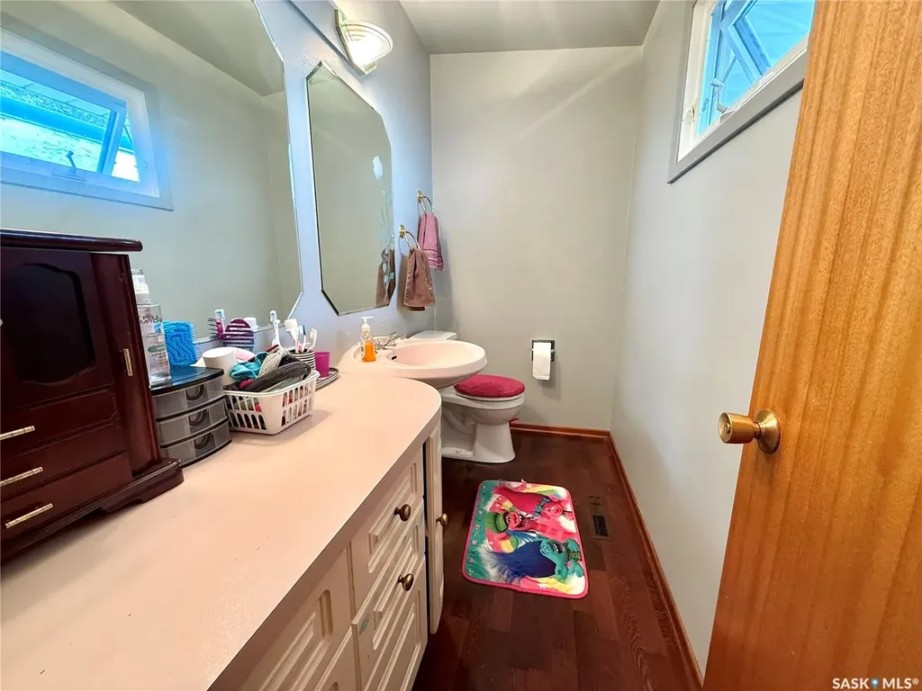 522 100th Street North Battleford SK S9A 0T4