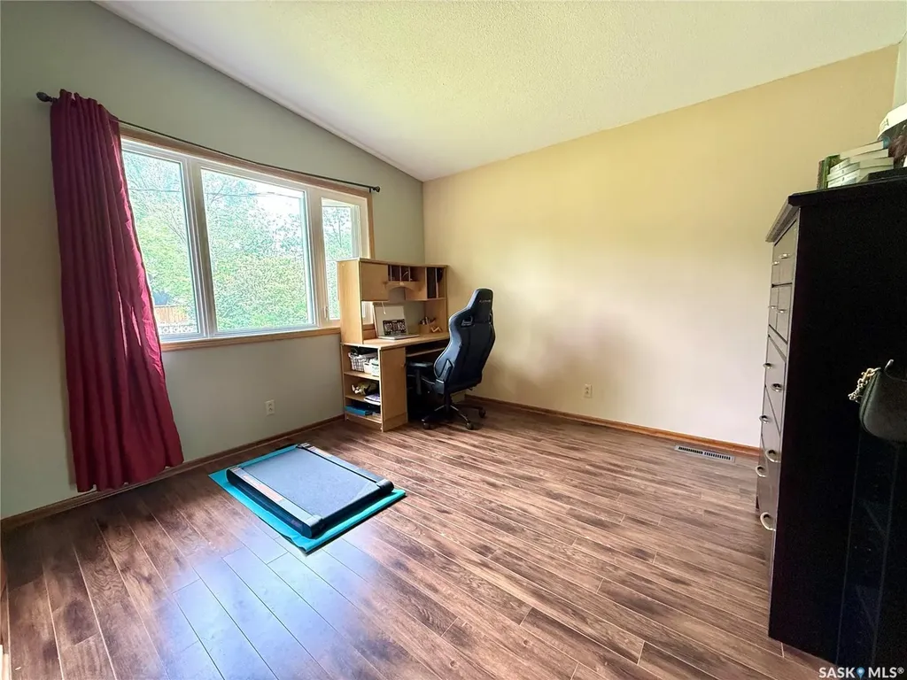 522 100th Street North Battleford SK S9A 0T4