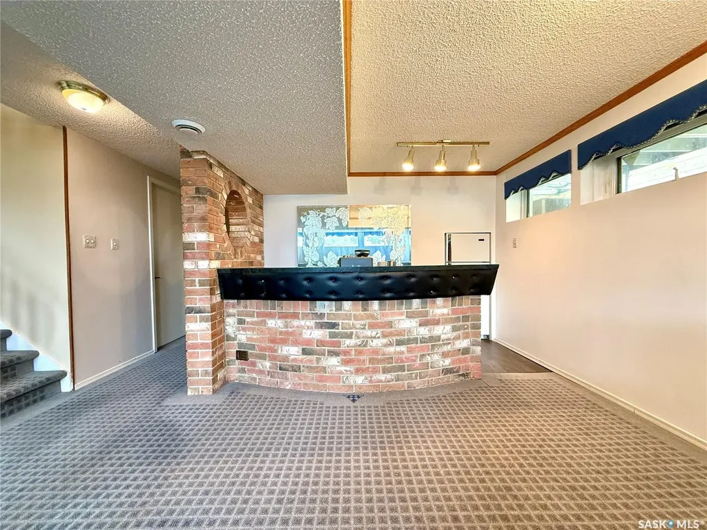 522 100th Street North Battleford SK S9A 0T4