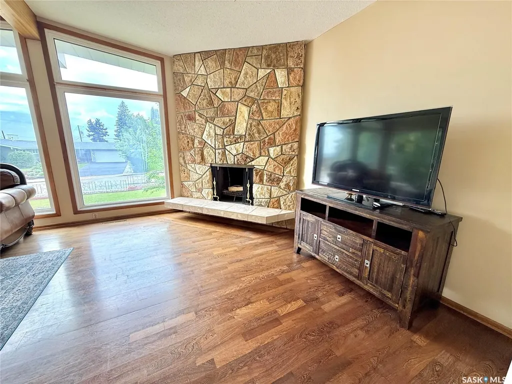 522 100th Street North Battleford SK S9A 0T4