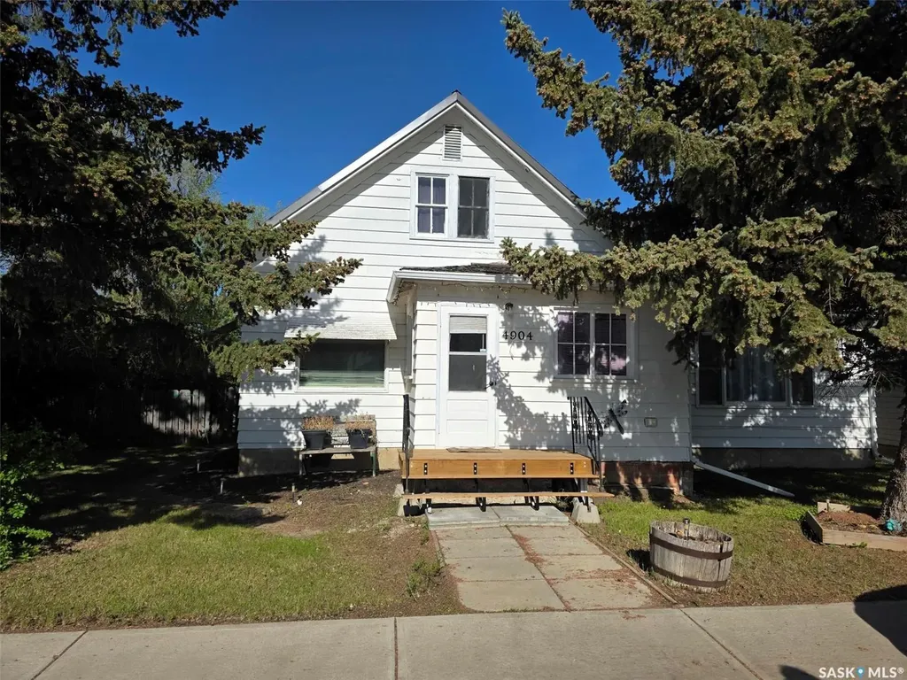4904 Tribune Street Macklin SK S0L 2C0