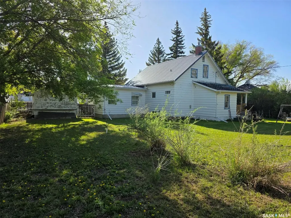 4904 Tribune Street Macklin SK S0L 2C0