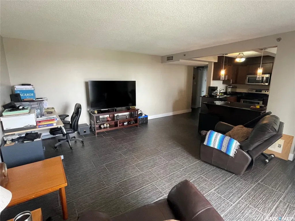 320 5th Avenue N Saskatoon SK S7K 2P5