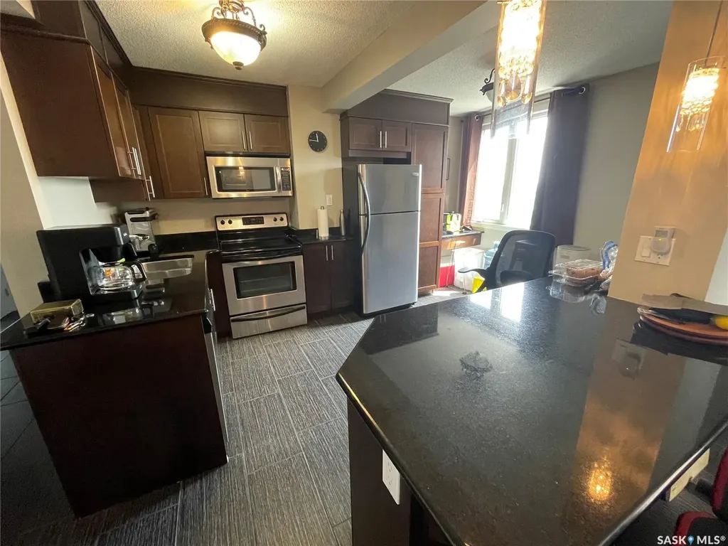 320 5th Avenue N Saskatoon SK S7K 2P5