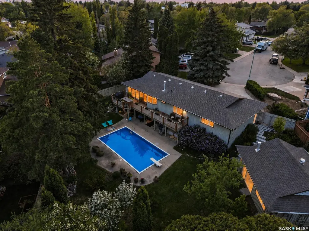727 Tobin Terrace Saskatoon SK S7K 4P4