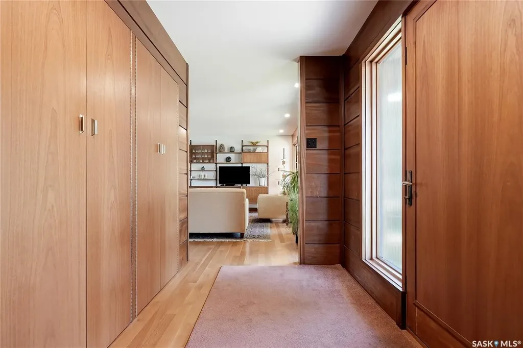 727 Tobin Terrace Saskatoon SK S7K 4P4