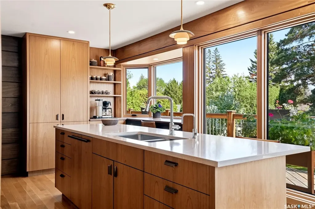 727 Tobin Terrace Saskatoon SK S7K 4P4