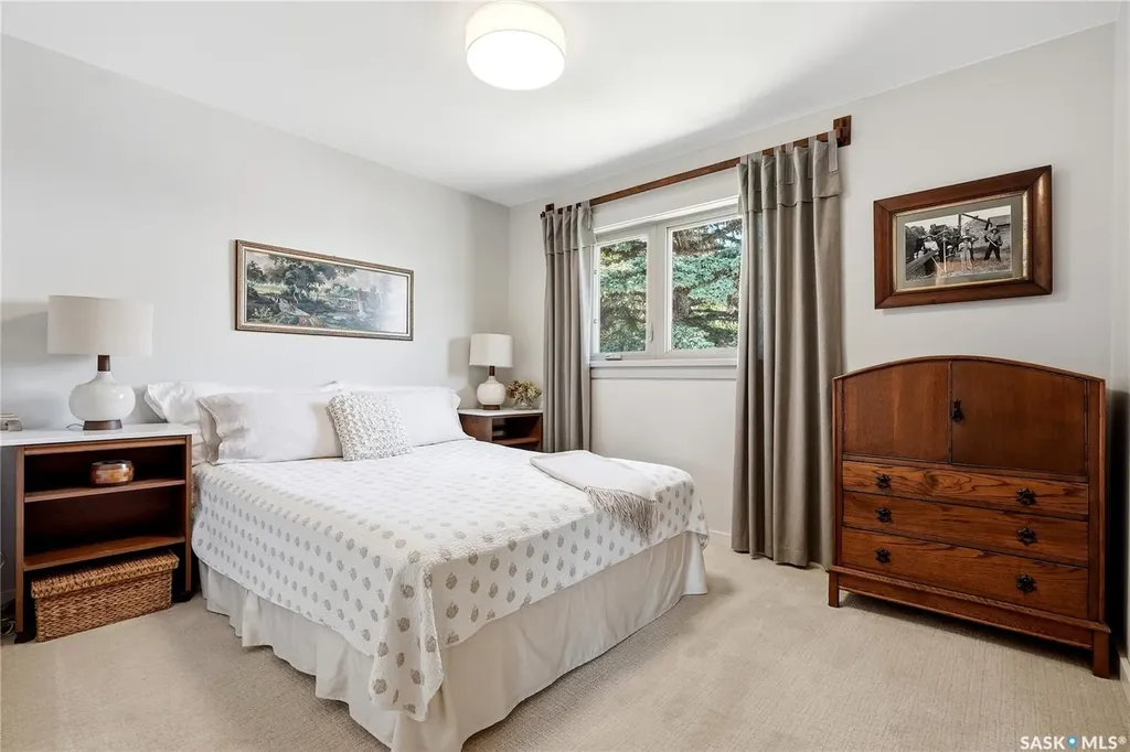 727 Tobin Terrace Saskatoon SK S7K 4P4