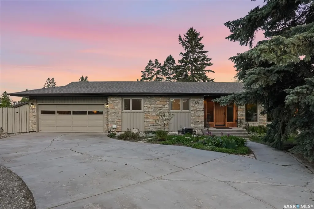 727 Tobin Terrace Saskatoon SK S7K 4P4