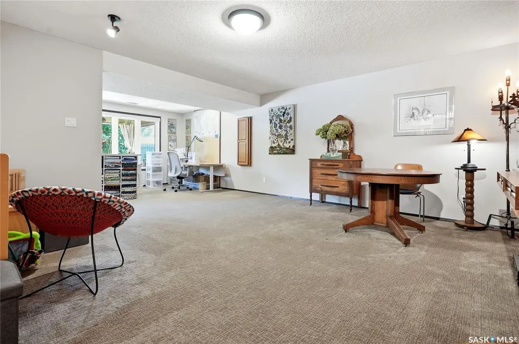 727 Tobin Terrace Saskatoon SK S7K 4P4