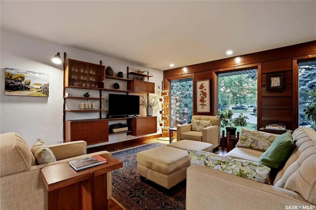 727 Tobin Terrace Saskatoon SK S7K 4P4