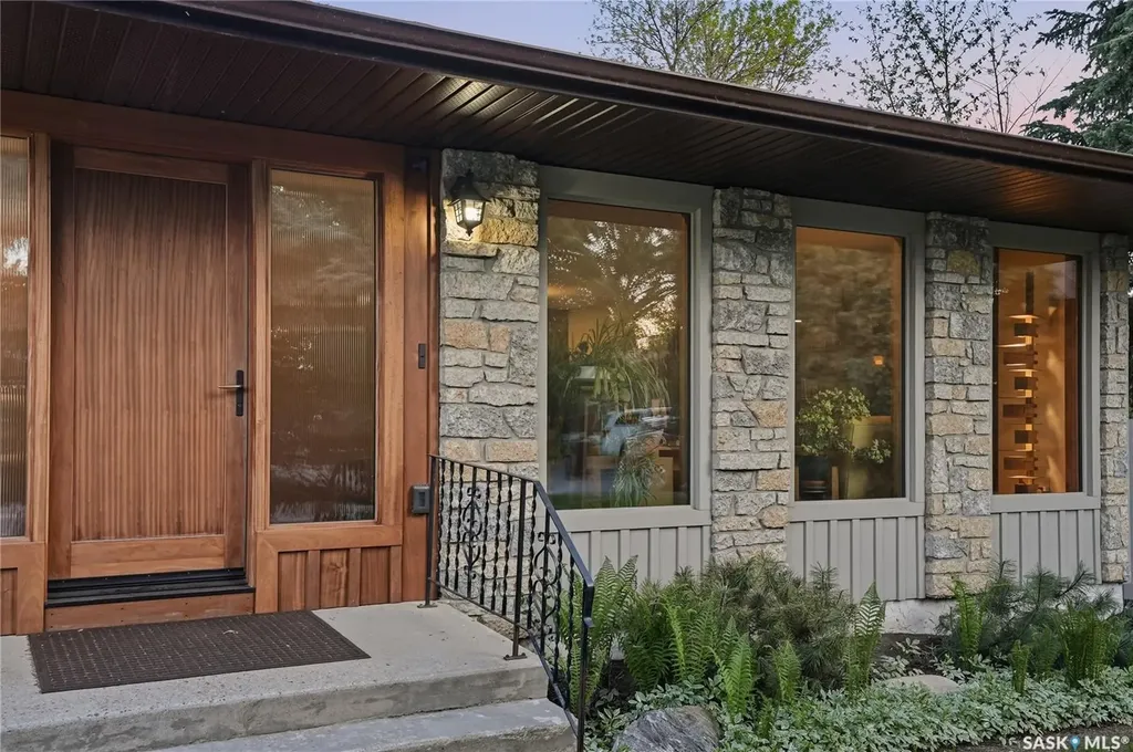727 Tobin Terrace Saskatoon SK S7K 4P4