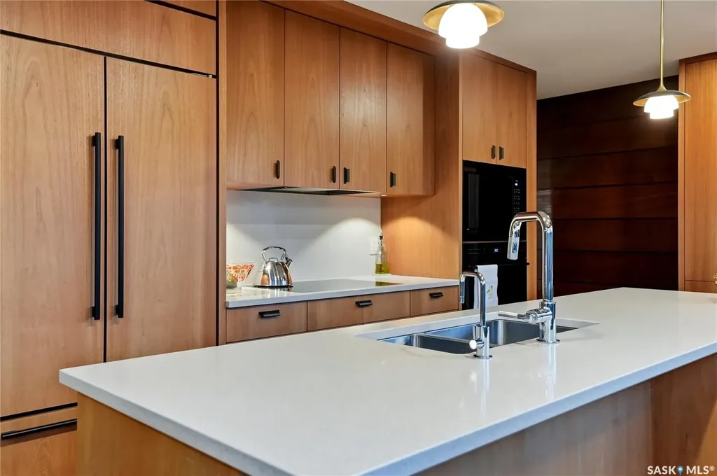 727 Tobin Terrace Saskatoon SK S7K 4P4