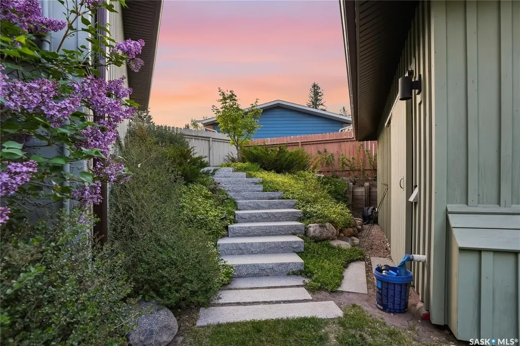 727 Tobin Terrace Saskatoon SK S7K 4P4