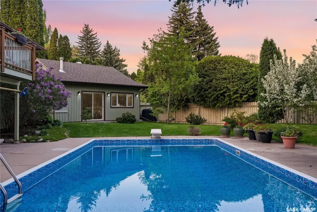 727 Tobin Terrace Saskatoon SK S7K 4P4