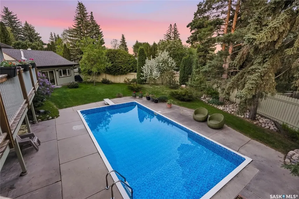 727 Tobin Terrace Saskatoon SK S7K 4P4