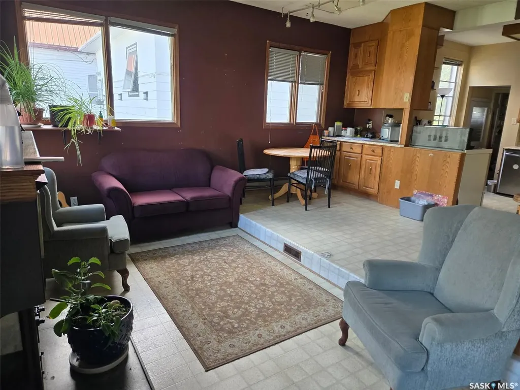 332 I Avenue S Saskatoon SK S7M 1Y2