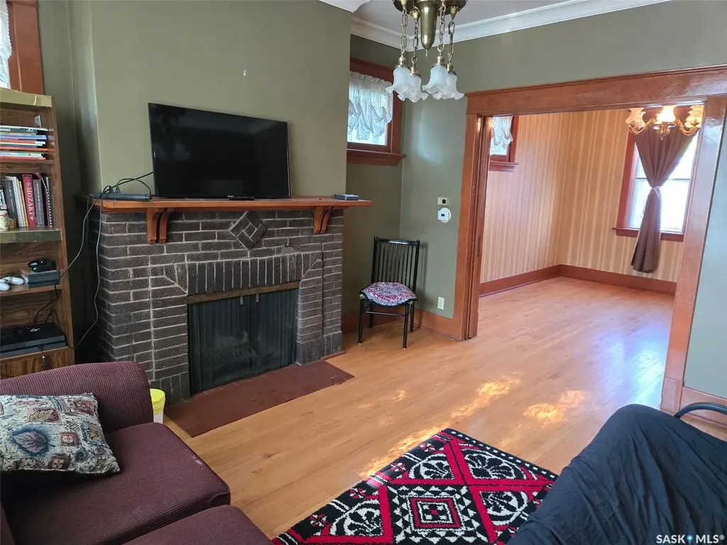 332 I Avenue S Saskatoon SK S7M 1Y2