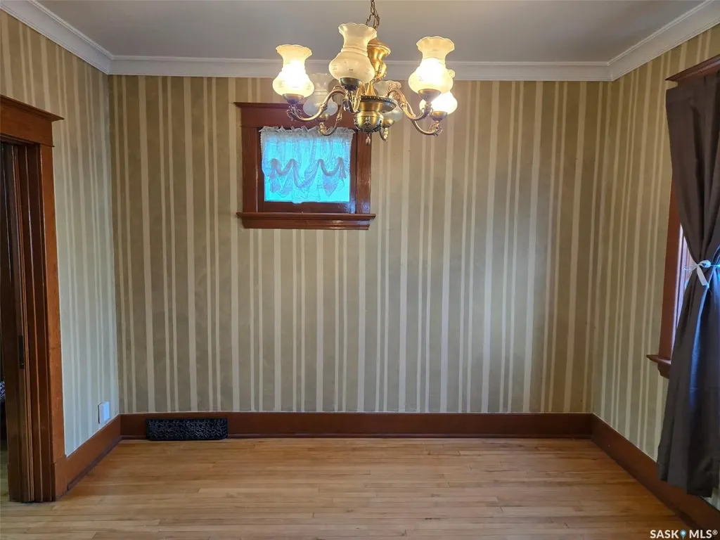 332 I Avenue S Saskatoon SK S7M 1Y2