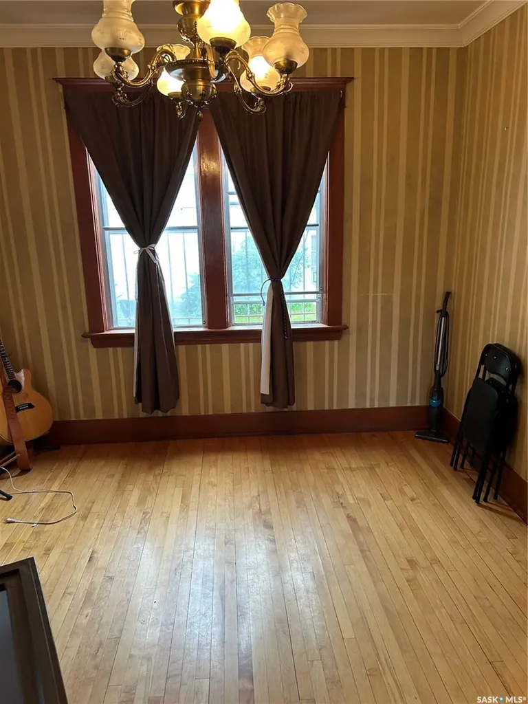 332 I Avenue S Saskatoon SK S7M 1Y2