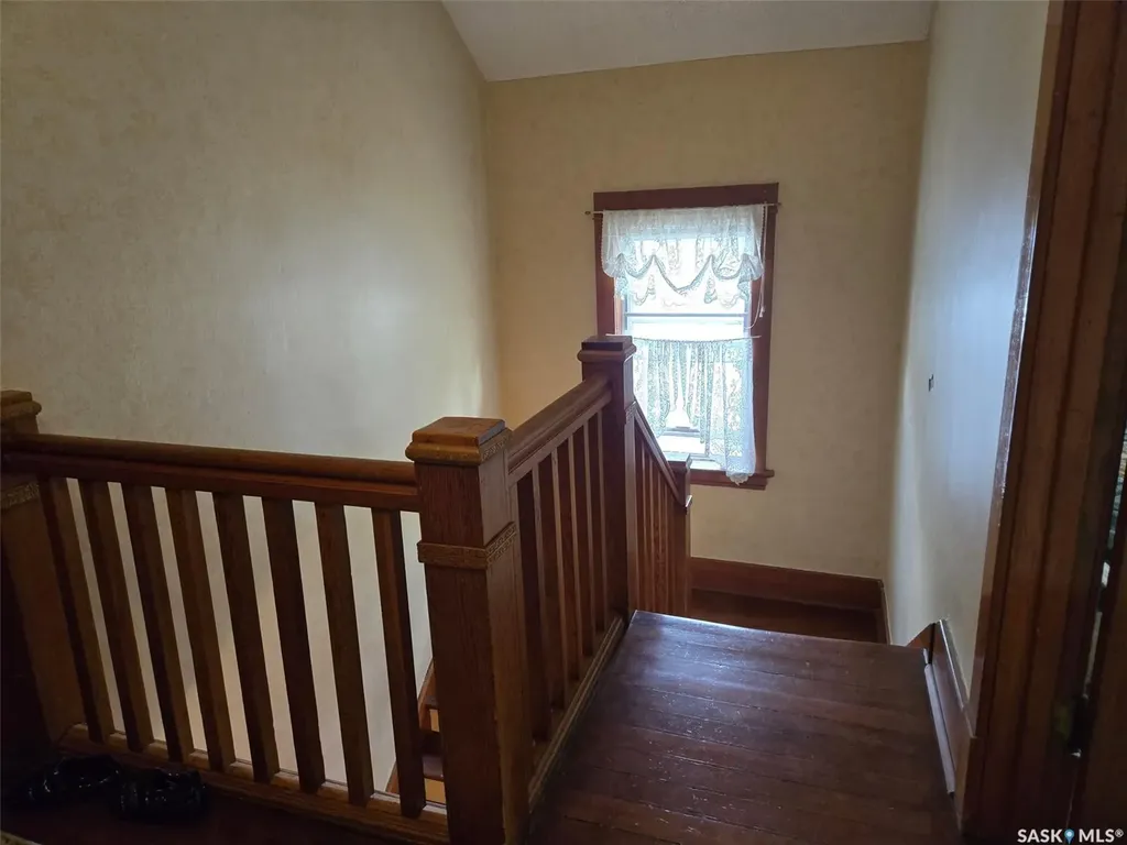332 I Avenue S Saskatoon SK S7M 1Y2