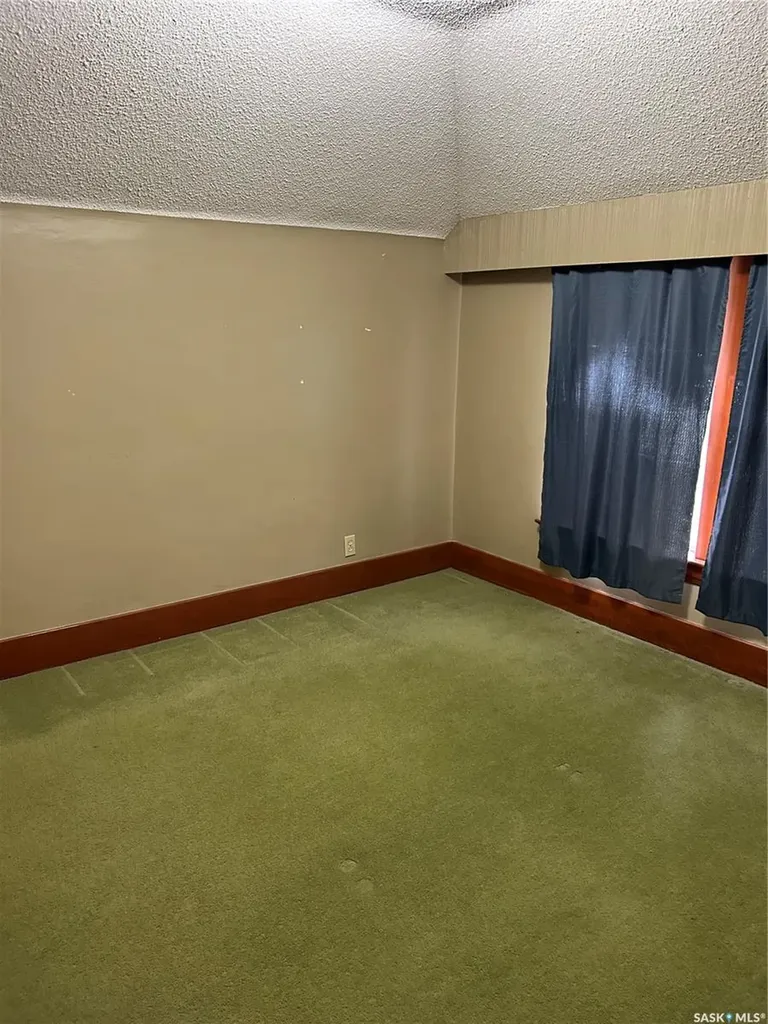 332 I Avenue S Saskatoon SK S7M 1Y2