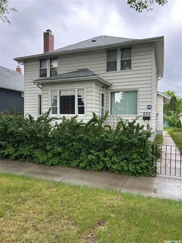 332 I Avenue S Saskatoon SK S7M 1Y2