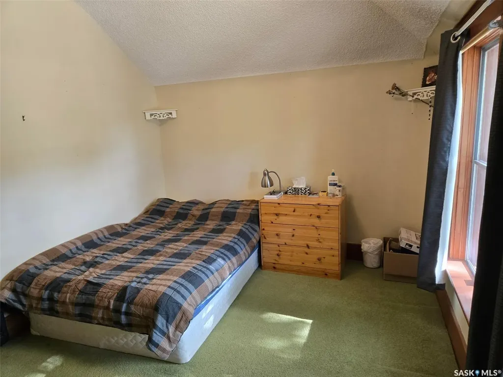 332 I Avenue S Saskatoon SK S7M 1Y2