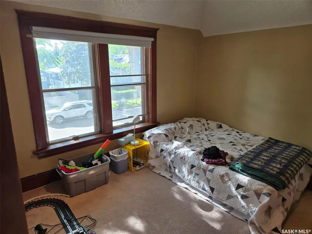 332 I Avenue S Saskatoon SK S7M 1Y2