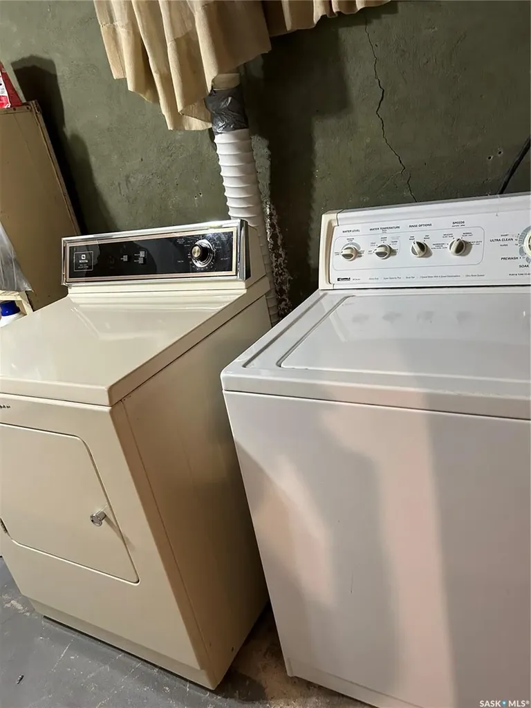 332 I Avenue S Saskatoon SK S7M 1Y2