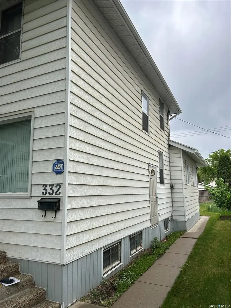 332 I Avenue S Saskatoon SK S7M 1Y2