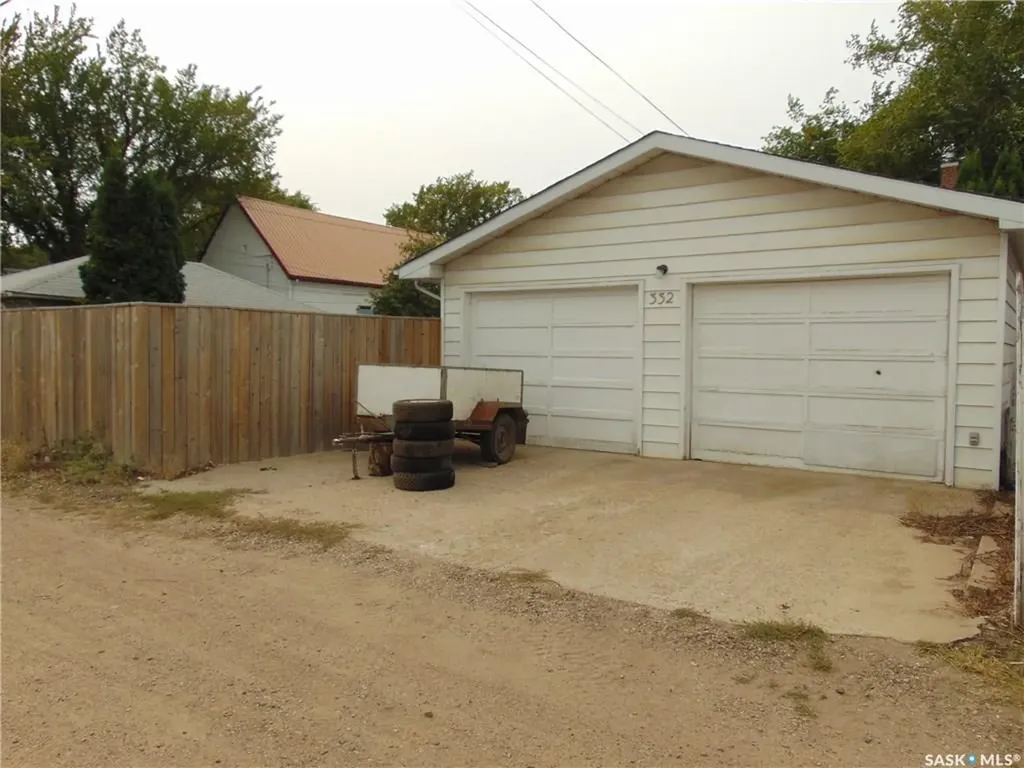 332 I Avenue S Saskatoon SK S7M 1Y2