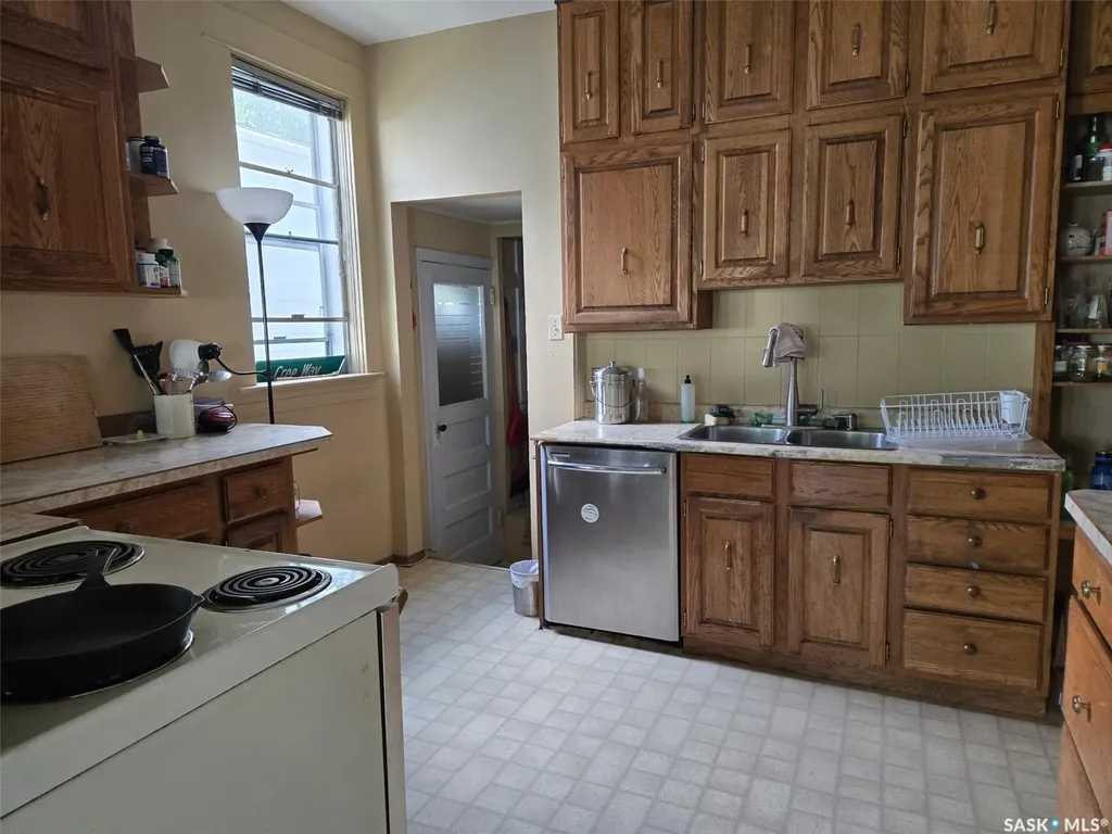 332 I Avenue S Saskatoon SK S7M 1Y2