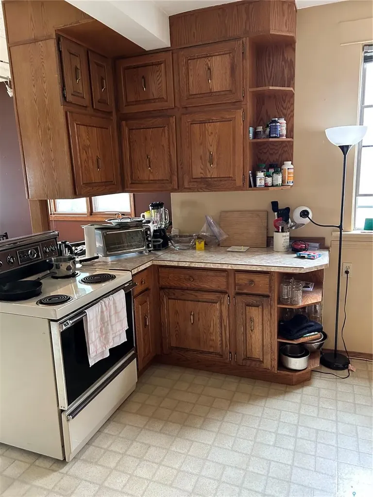 332 I Avenue S Saskatoon SK S7M 1Y2