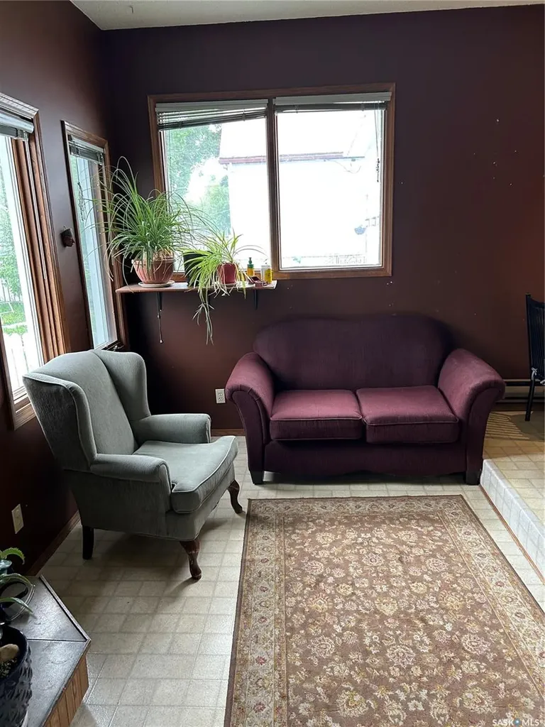 332 I Avenue S Saskatoon SK S7M 1Y2